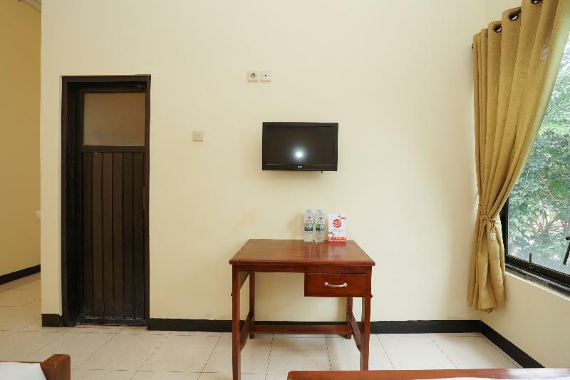 Oyo 587 Penginapan Sinar Harapan Probolinggo Kültér fotó